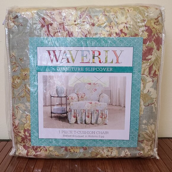 Waverly Slipcover T-Cushion Chair in Ballad Bouquet/Robins Egg -NEW - Picture 2 of 7